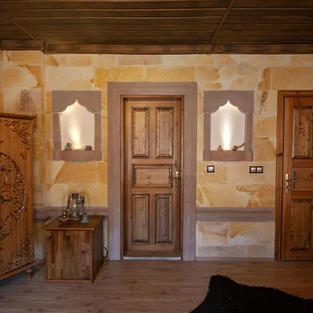 Peace Stone House Hotel 2*